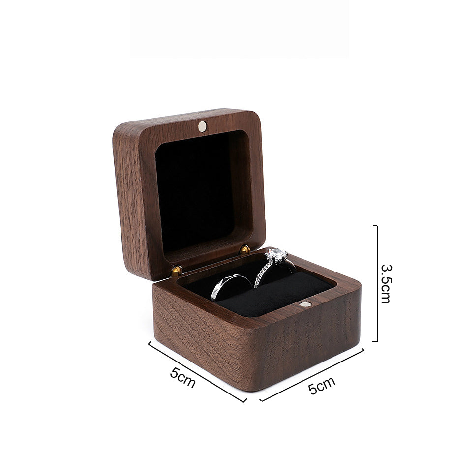 Individuelle Schmuckschatulle aus Massivholz – Personalisierte Holzbox für Ringe & Schmuck