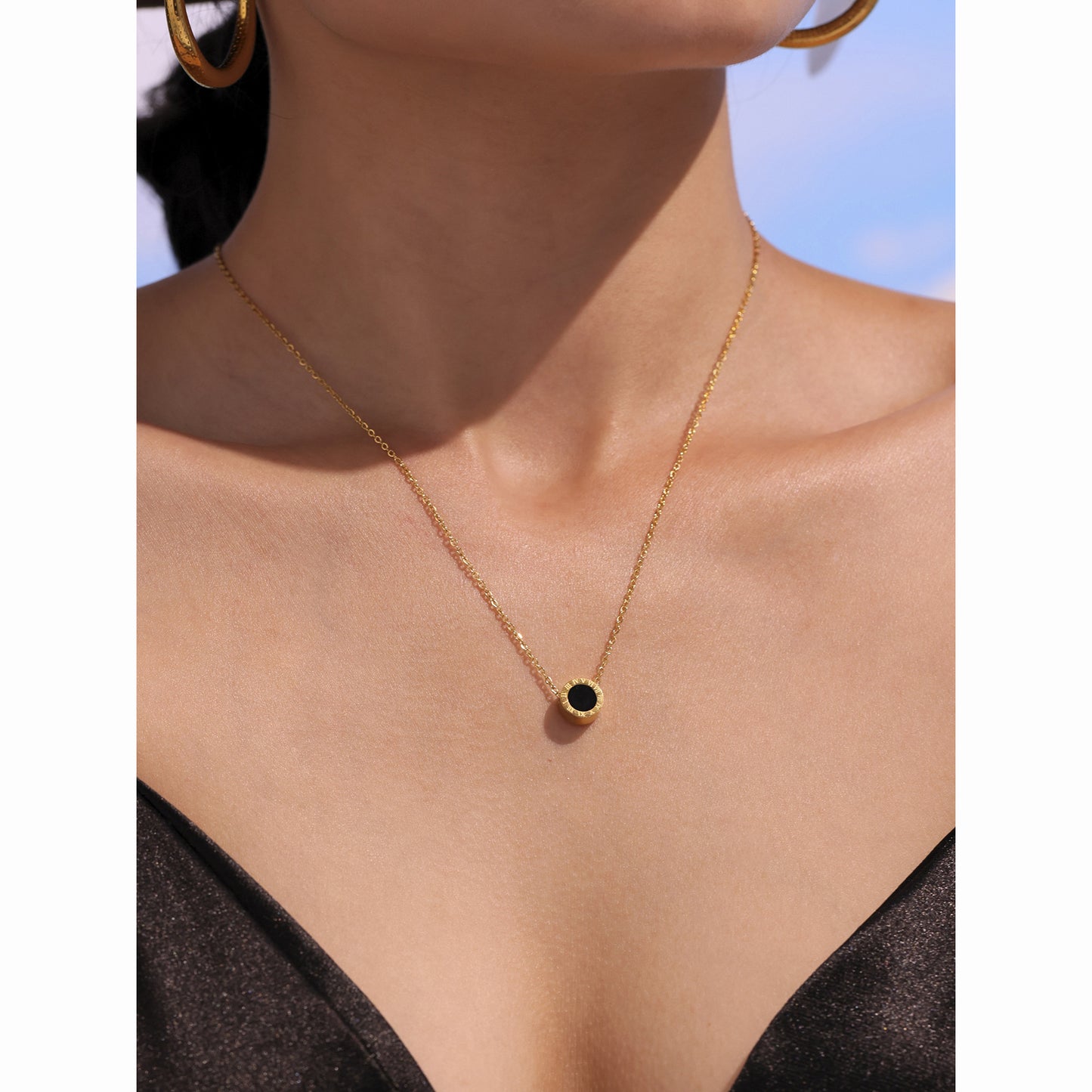 Elegant shell bracelet & necklace set with Roman numerals – 3 color variations