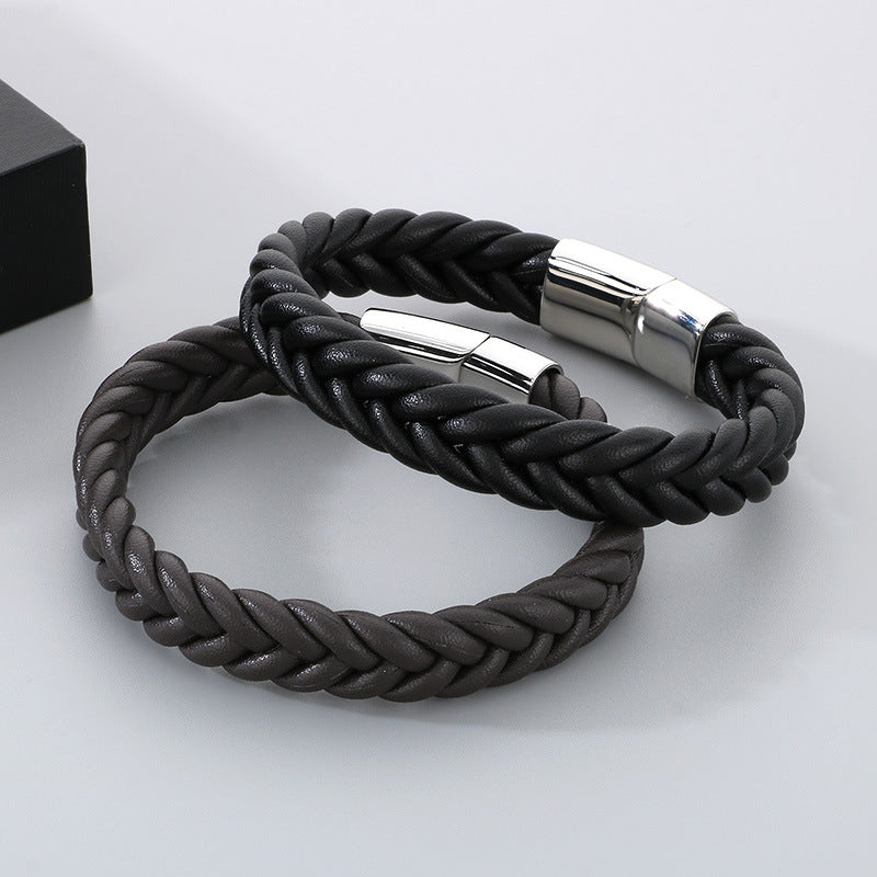 Simple leather bracelet for men with stainless steel – hand-braided & minimalist