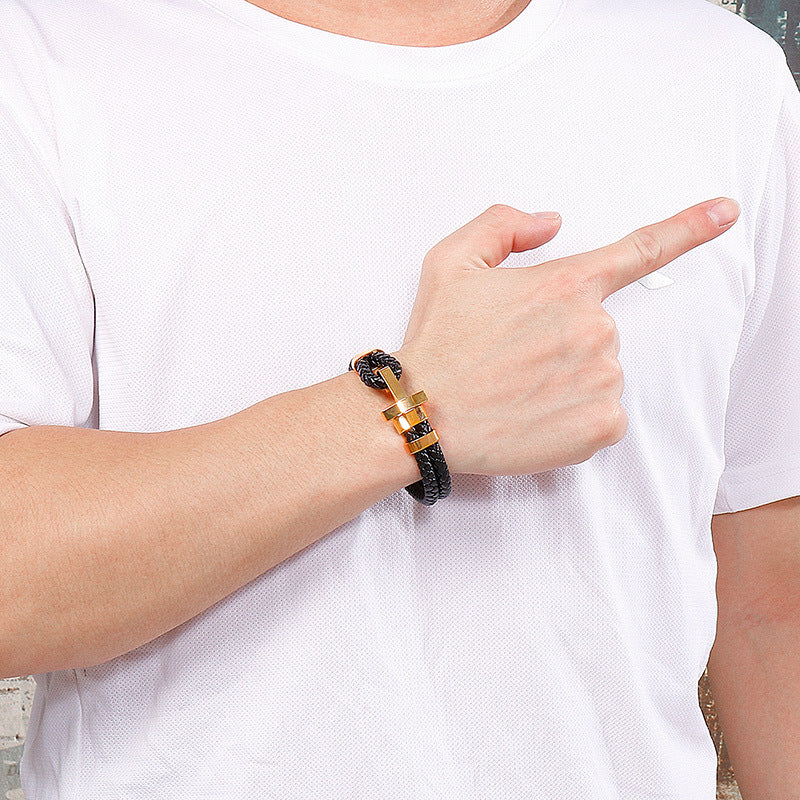 Stainless steel bracelet for men – stylish leather braid with geometric clasp