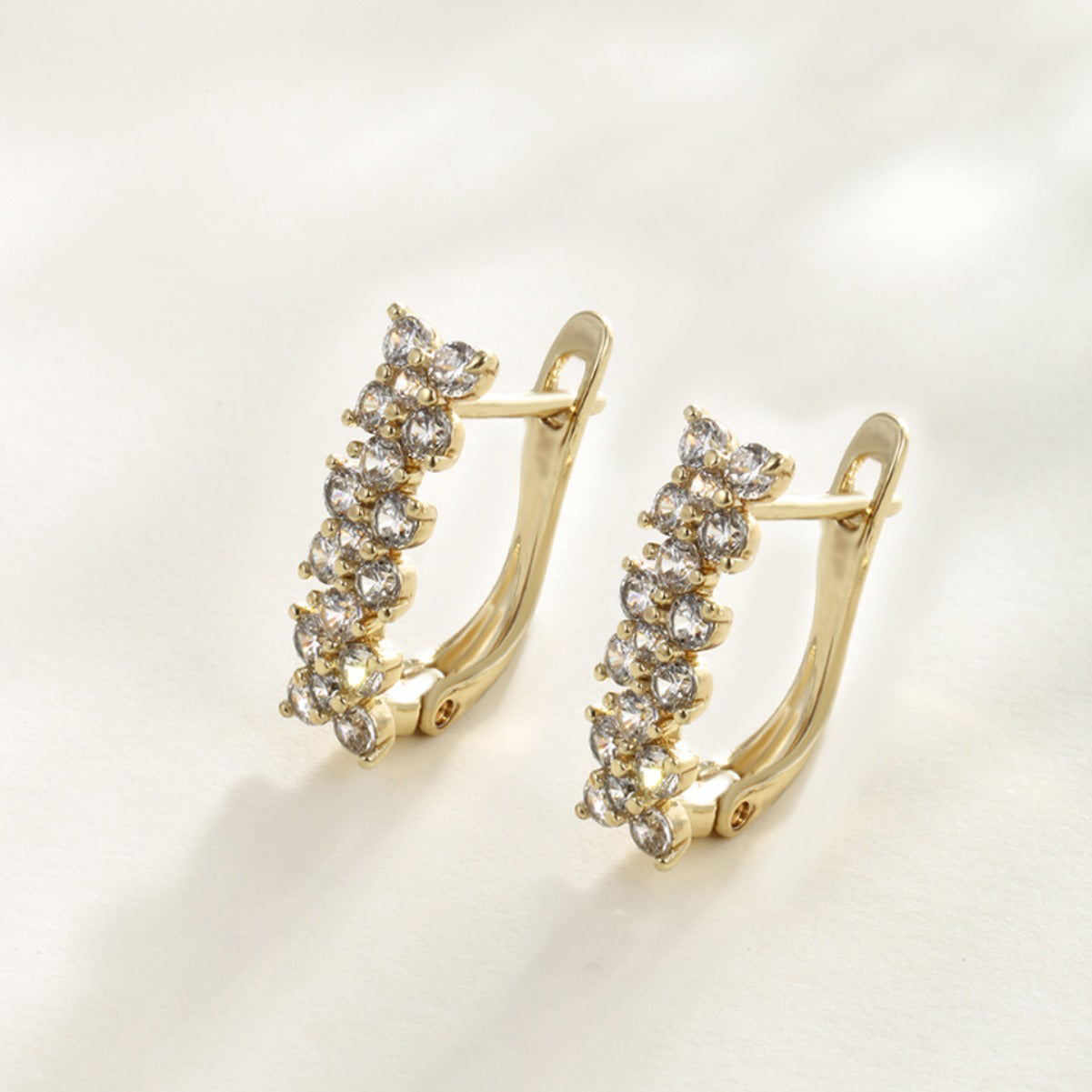 14K gold-plated flower stud earrings with zirconia | Copper alloy | 1.7 cm