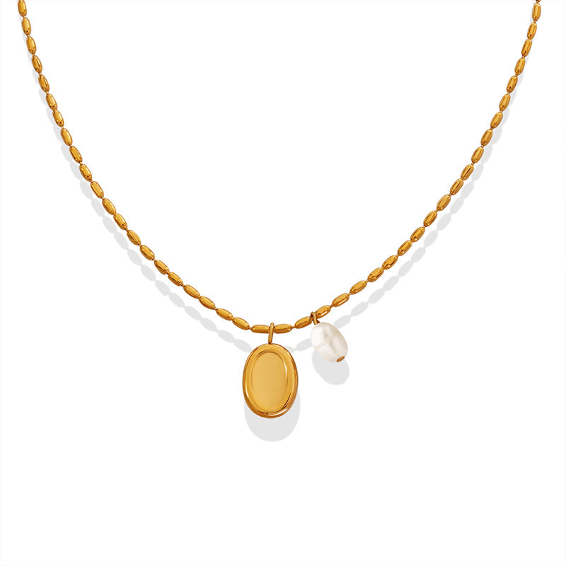 Unique pendant necklace with freshwater pearl & oval plate – gold-plated stainless steel or silver look