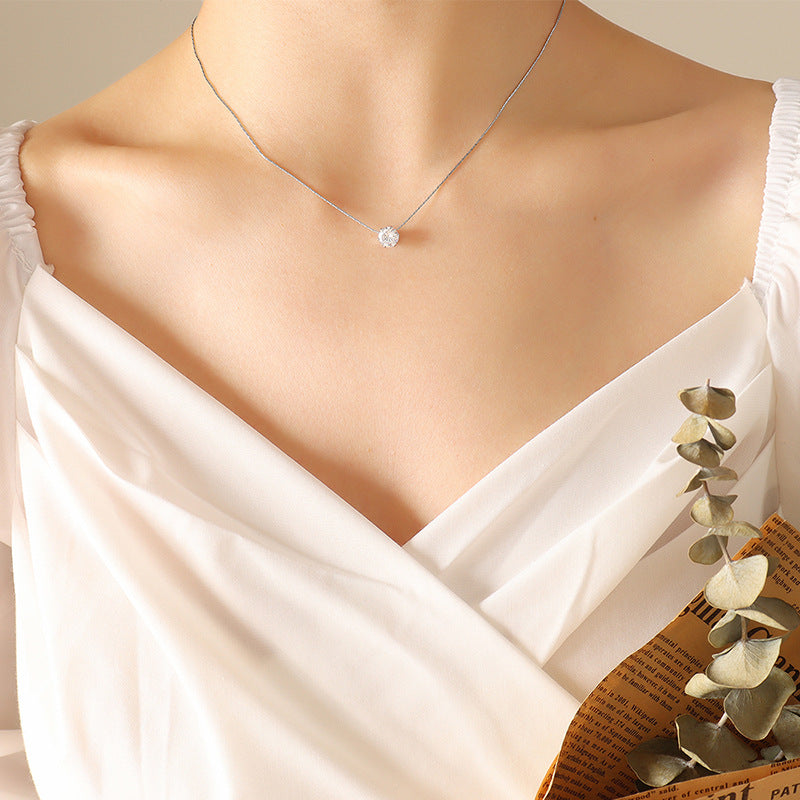 Romantic single zirconia necklace - gold-plated stainless steel or silver steel look