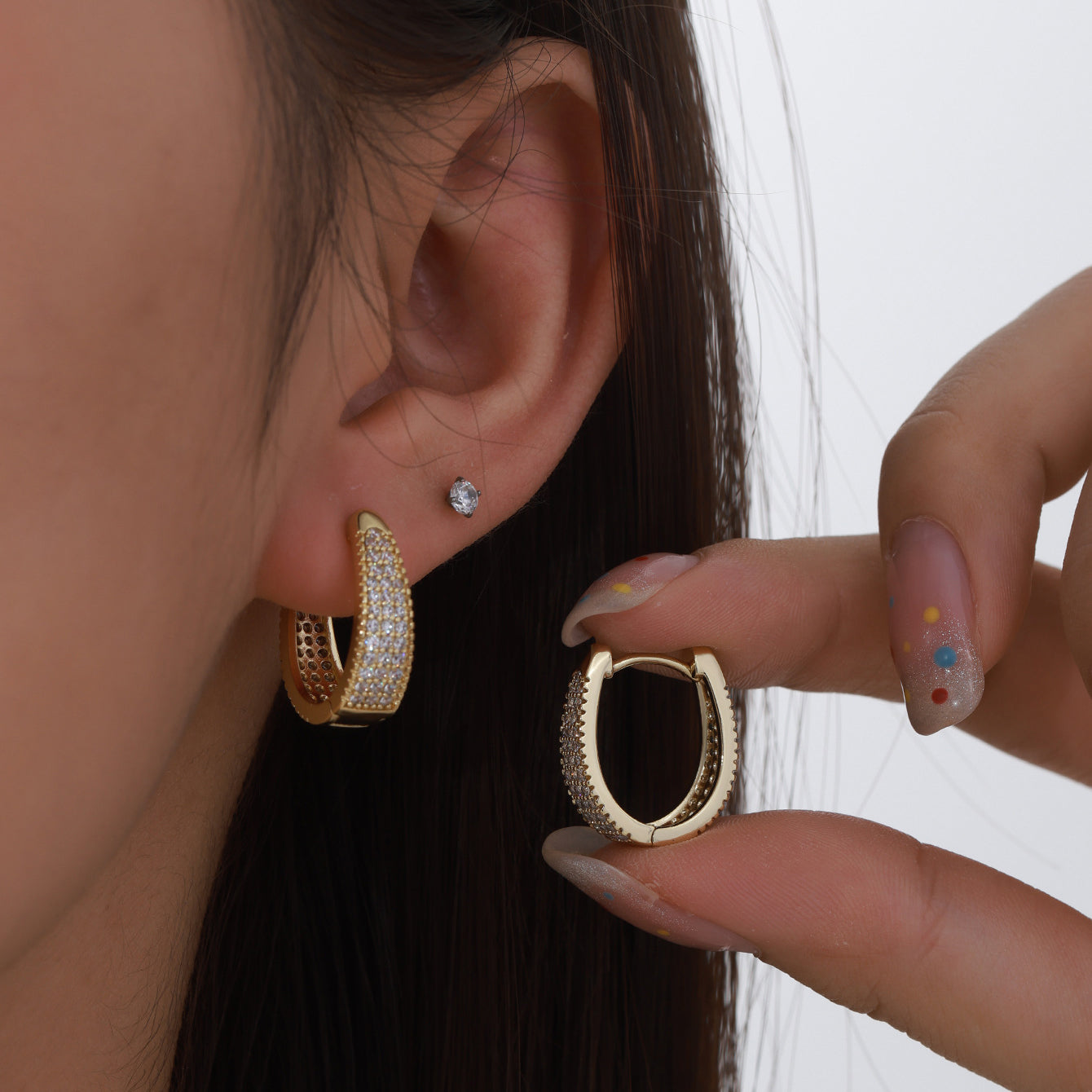 Geometric ear clips with zirconia - copper alloy gold-plated (1.9 cm)