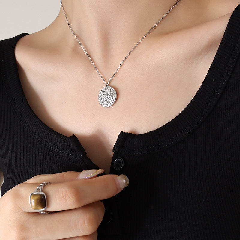 Retro medal pendant with zirconia & relief dial – stainless steel chain in gold or silver