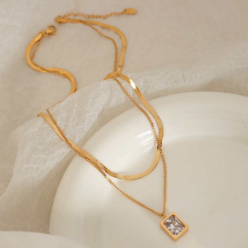 Zirconia cube pendant with double chain | Titanium steel jewelry in 18K gold or high-gloss silver - Stackable statement