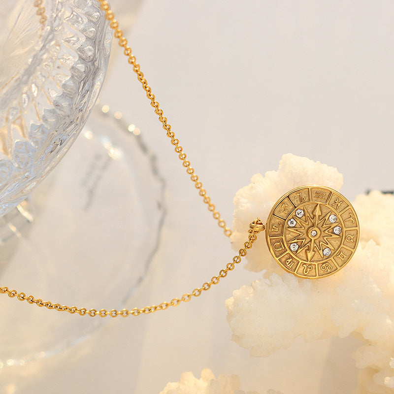 Retro medal pendant with zirconia & relief dial – stainless steel chain in gold or silver