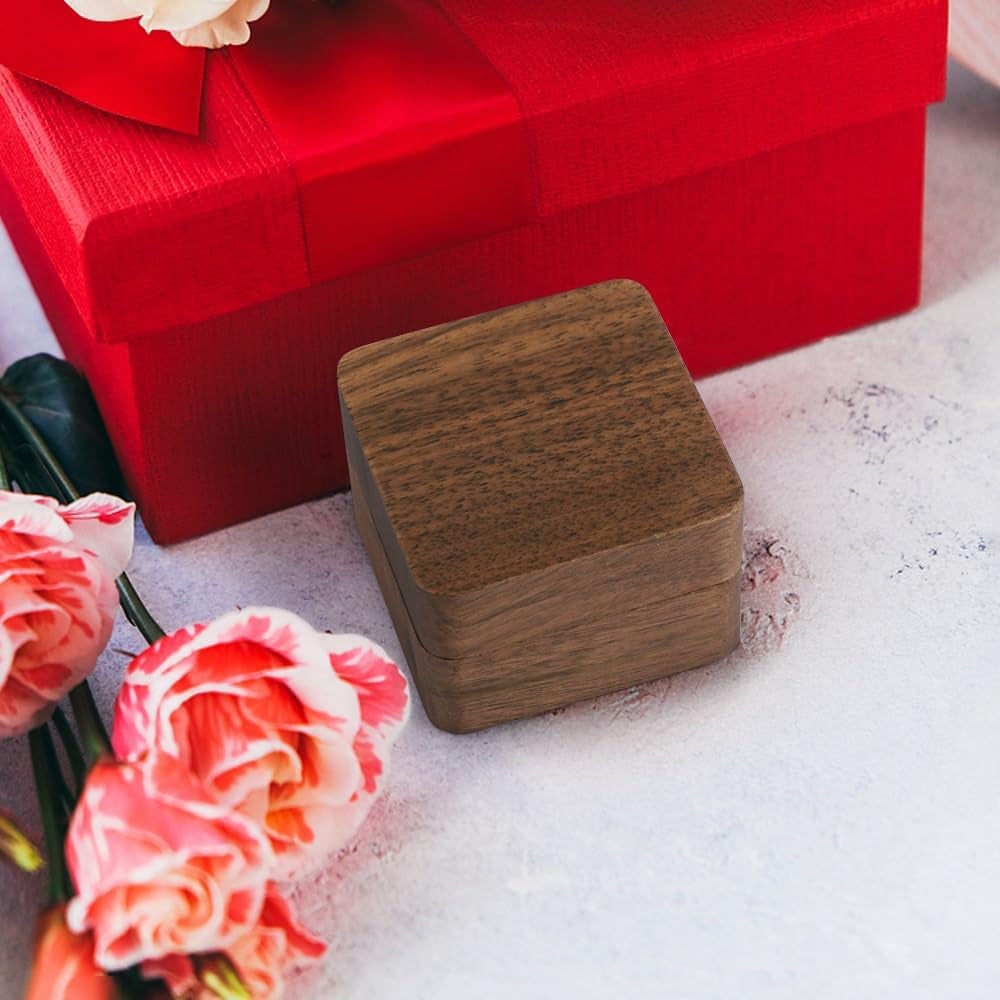 Individuelle Schmuckschatulle aus Massivholz – Personalisierte Holzbox für Ringe & Schmuck