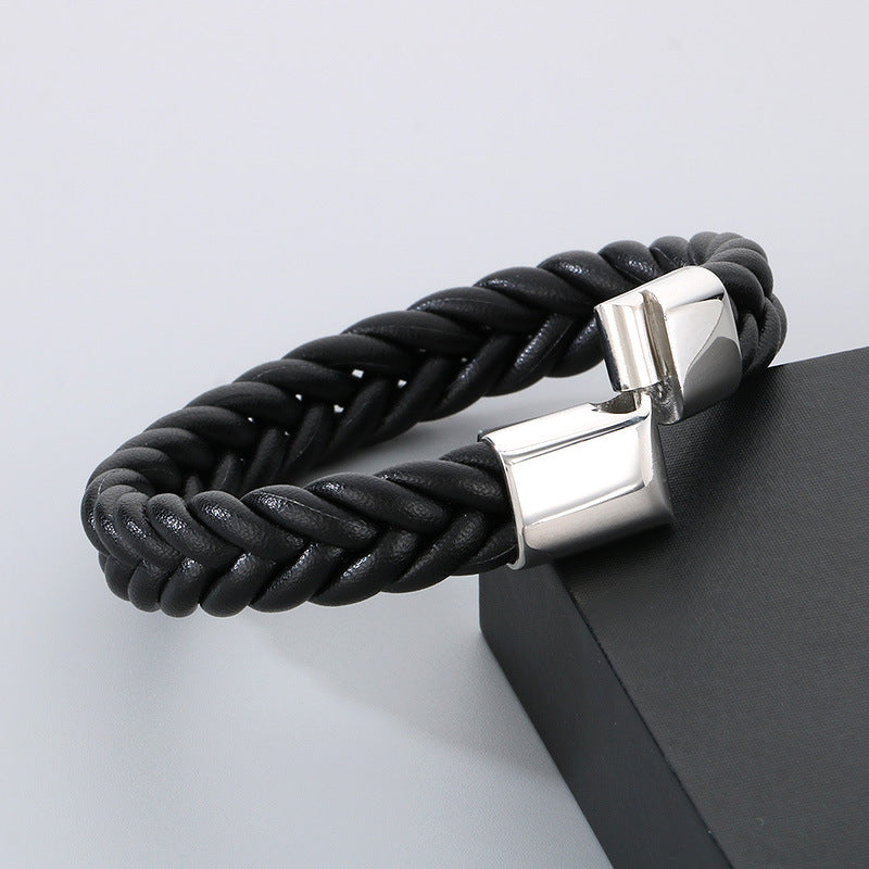 Simple leather bracelet for men with stainless steel – hand-braided & minimalist