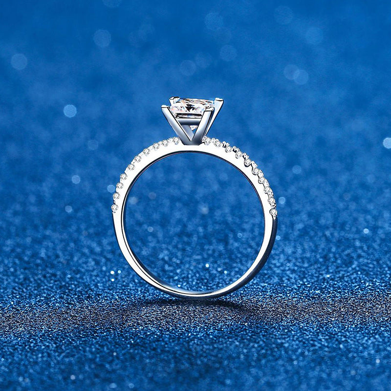 Princess-cut cubic zirconia ring with pavé setting | 1ct main stone in S925 sterling silver with rhodium plating