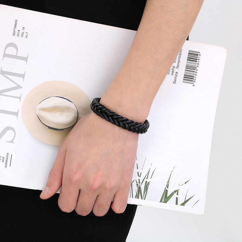 Simple leather bracelet for men with stainless steel – hand-braided & minimalist