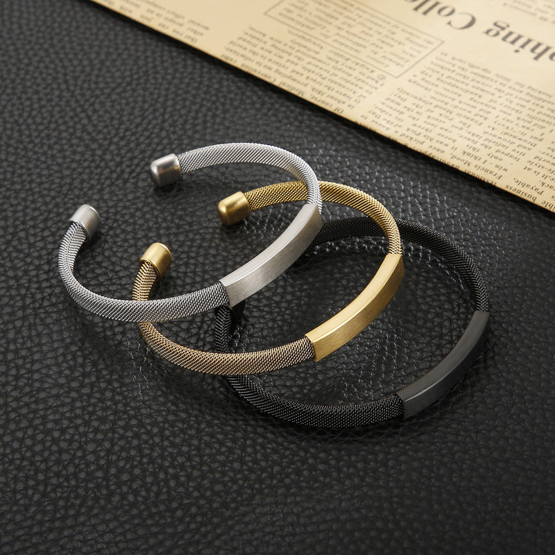 Minimalist men's stainless steel bracelet – Lightweight C-shaped mesh design with curved metal plate