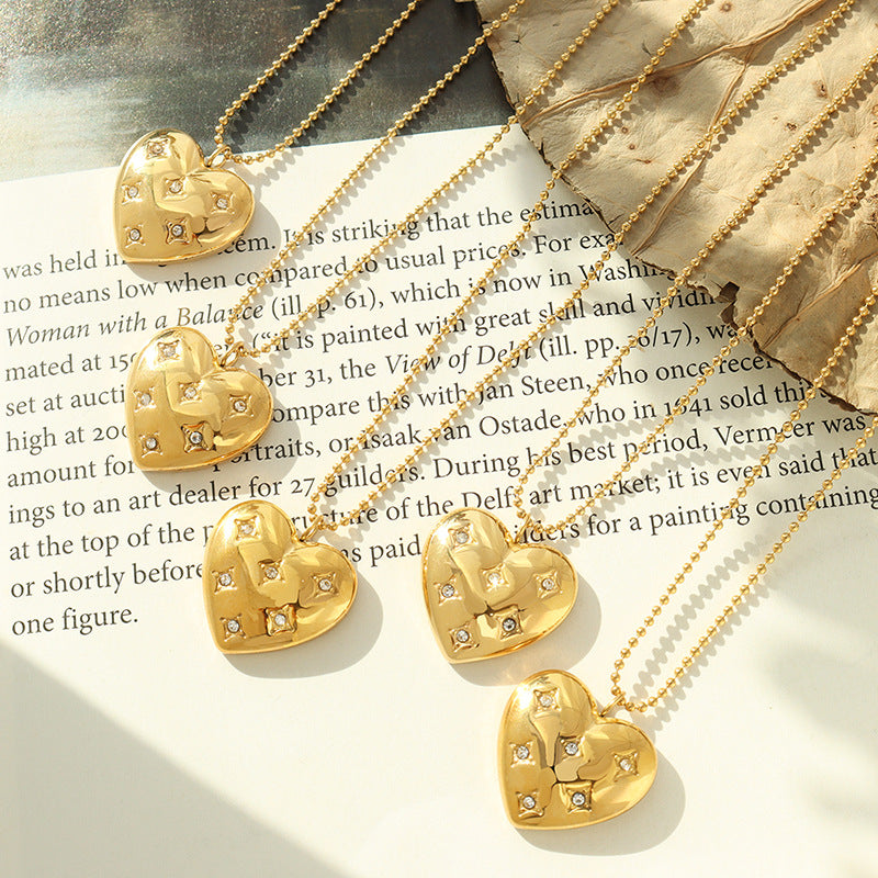 Romantic heart pendant necklace with sparkling zirconia – Adjustable in gold or silver