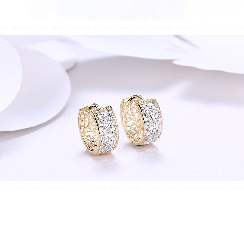 Fashionable perforated ear clips with zirconia - copper gold-plated (1.6 cm)