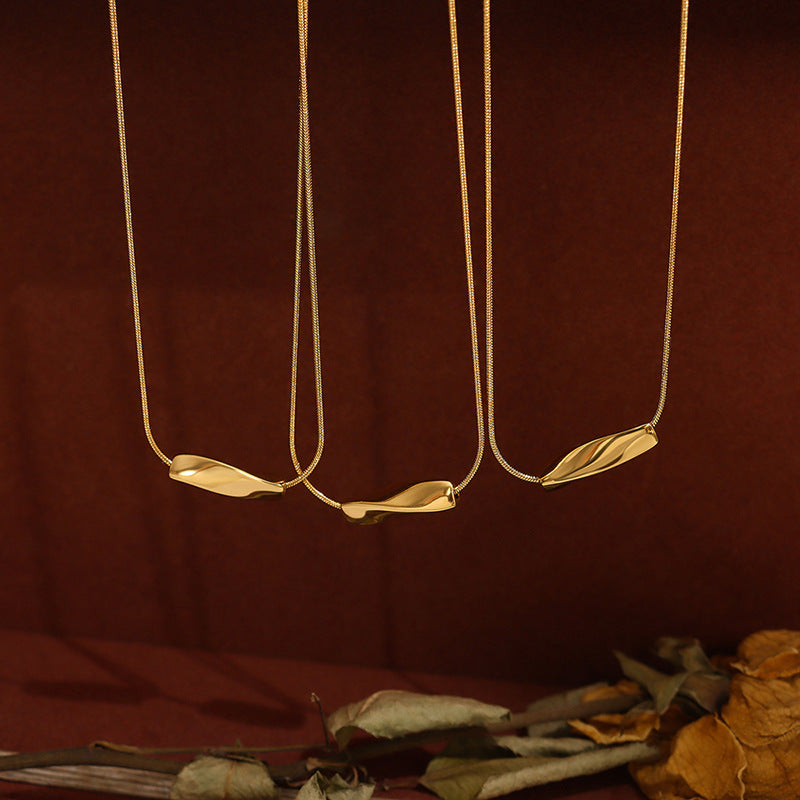 Minimalist twist necklace – 18K gold-plated stainless steel or silver stainless steel look