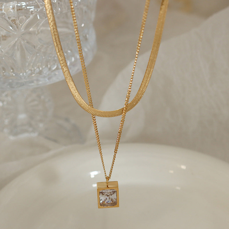 Zirconia cube pendant with double chain | Titanium steel jewelry in 18K gold or high-gloss silver - Stackable statement