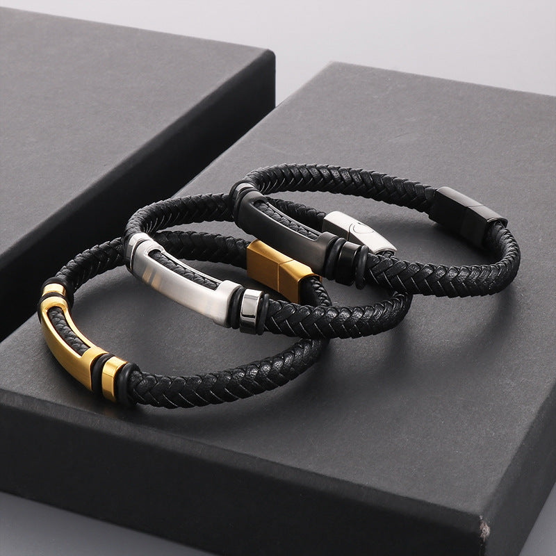 Simple braided leather bracelet with magnetic plate – unisex design