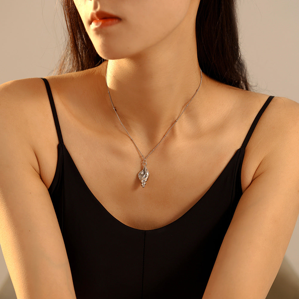 Snail shell pendant necklace with faux pearl | Stackable stainless steel set - 18k gold or high-gloss silver finish