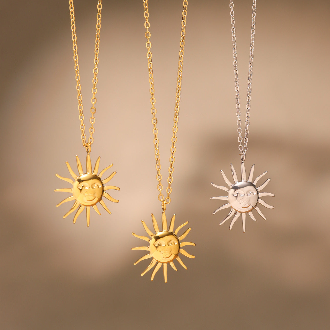 Noble sun goddess necklace – timeless jewelry with spiritual flair