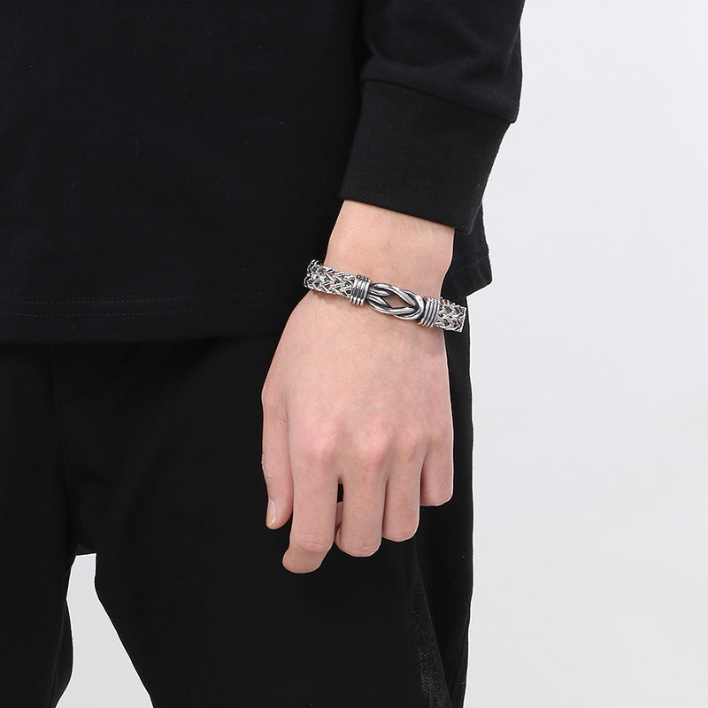 Men's stainless steel bracelet with a robust braided pattern - Timeless design for business & leisure