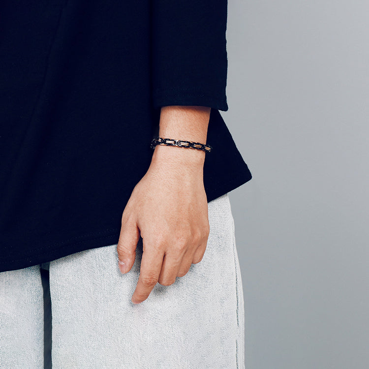Titan-Optik Bügelkette Armband für Damen & Herren – Mehrere Größen
