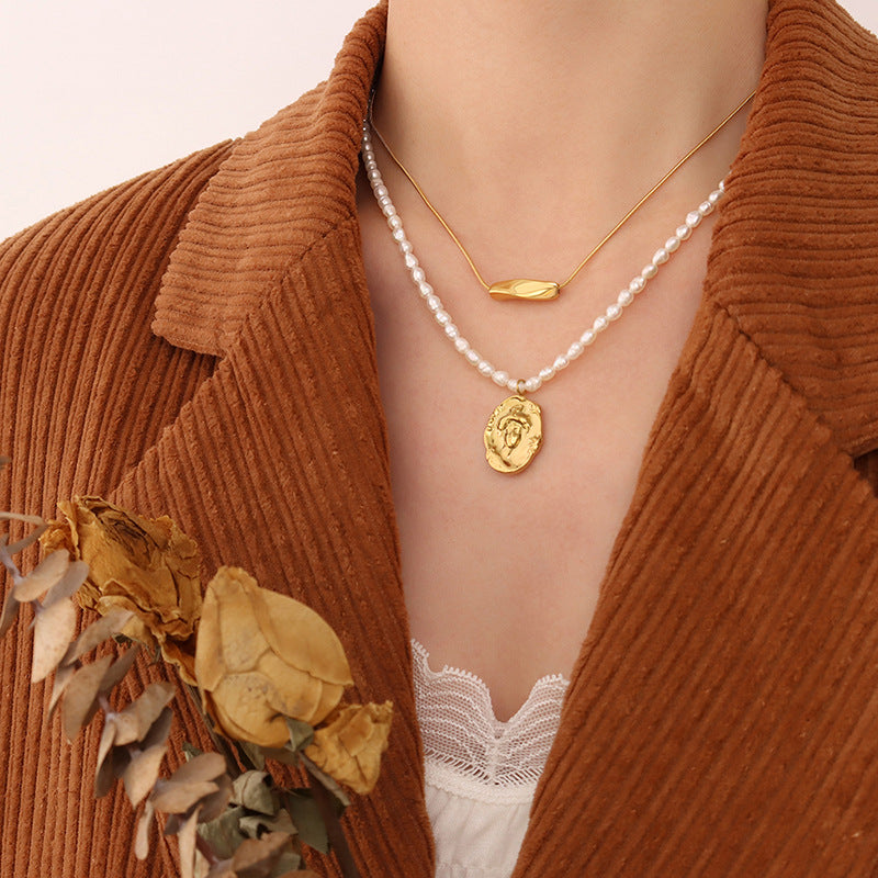 Minimalist twist necklace – 18K gold-plated stainless steel or silver stainless steel look