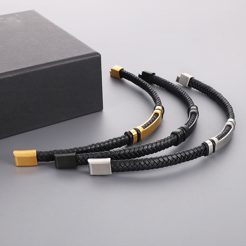 Simple braided leather bracelet with magnetic plate – unisex design