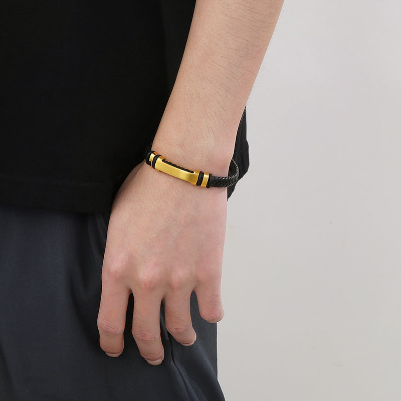 Simple braided leather bracelet with magnetic plate – unisex design