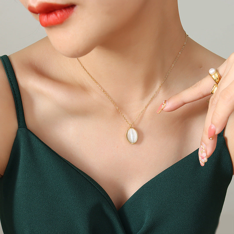 Retro chaton pendant necklace made of stainless steel | With cat's eye effect stone - 18K gold or high-gloss silver look