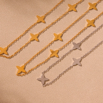 Lucky clover pendant necklace with zirconia and pearls – 18K gold-plated stainless steel or silver look for stylish layering