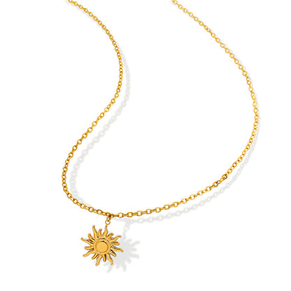 Small sun pendant necklace made of 18k gold-plated stainless steel – stylish jewelry with symbolic power