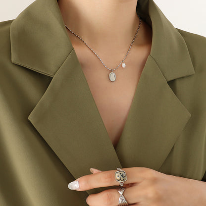 Unique pendant necklace with freshwater pearl &amp; oval plate – gold-plated stainless steel or silver look