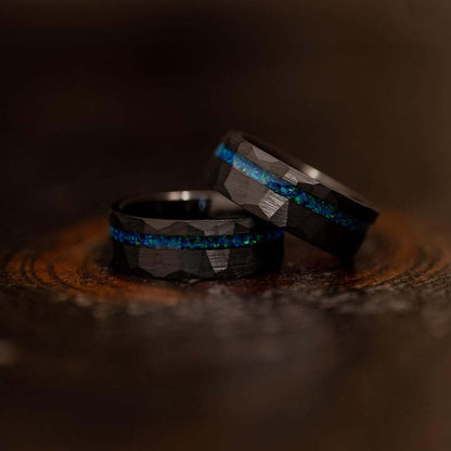 PIOWNN® 8mm Wolframcarbid Ring - Gehämmertes Design mit blauem Zirkonia