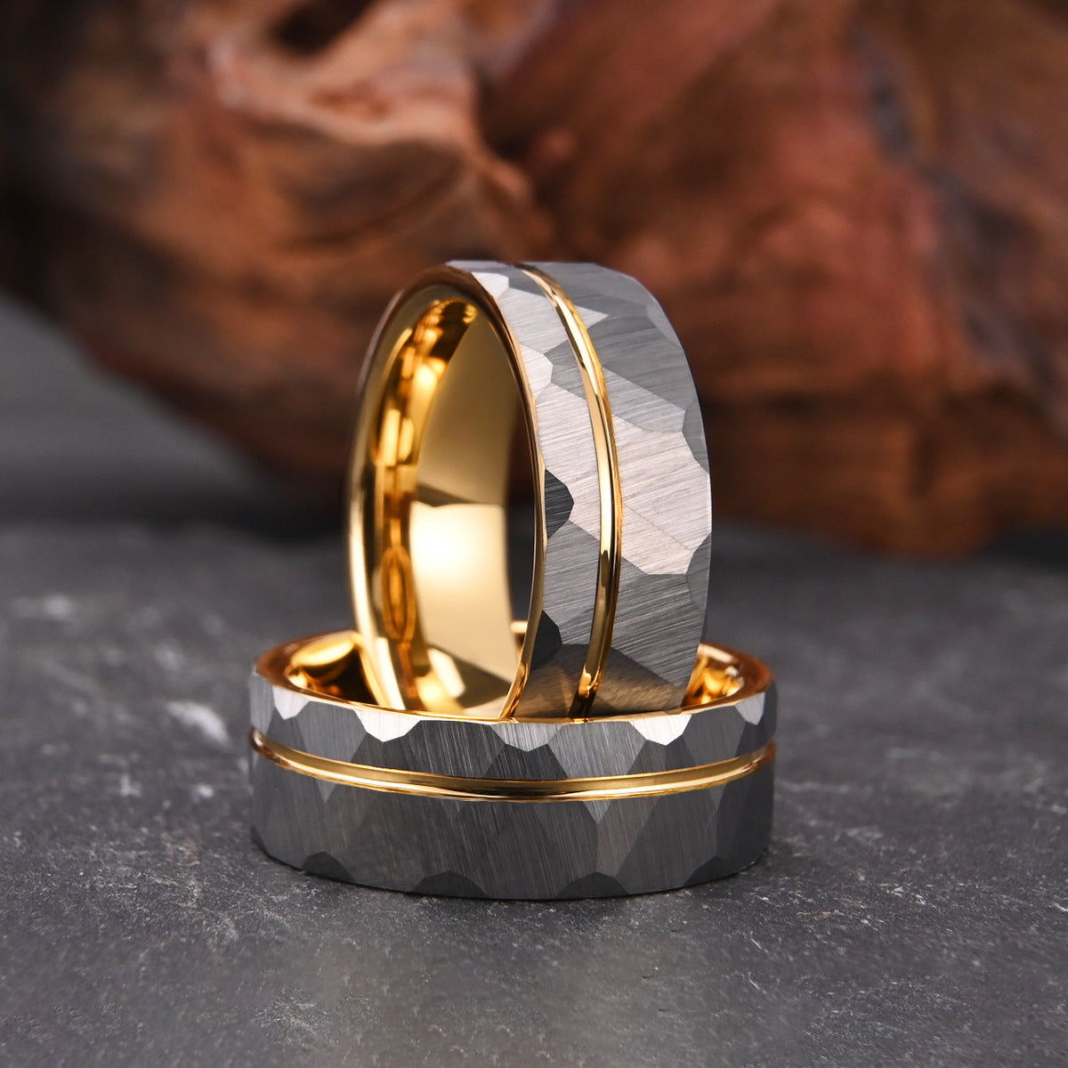Herrenring aus Wolframcarbid, 8 mm, neu, goldfarben mit Hammerschlag-Struktur