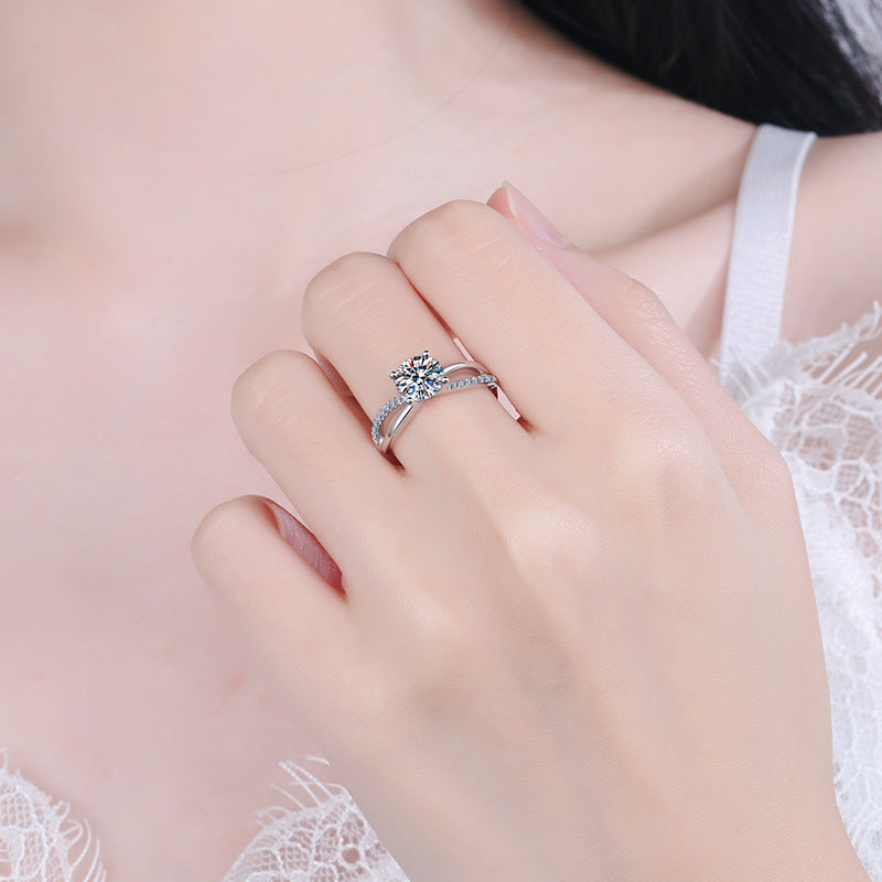 Four-claw zirconia ring (1ct) with intertwined cable band – 925 sterling silver rhodium-plated