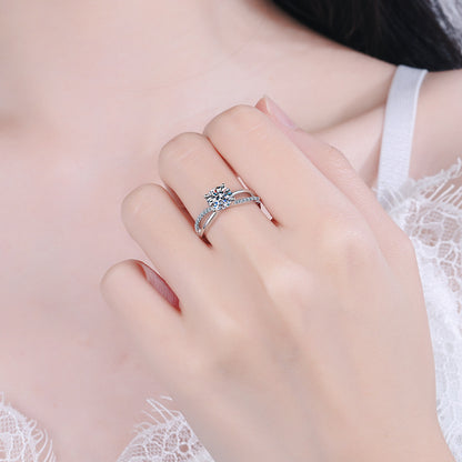 Four-claw zirconia ring (1ct) with intertwined cable band – 925 sterling silver rhodium-plated