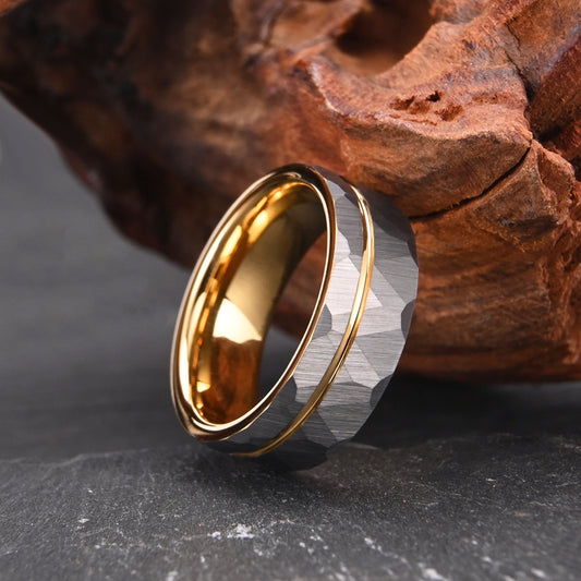 Herrenring aus Wolframcarbid, 8 mm, neu, goldfarben mit Hammerschlag-Struktur