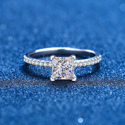 Princess-cut cubic zirconia ring with pavé setting | 1ct main stone in S925 sterling silver with rhodium plating