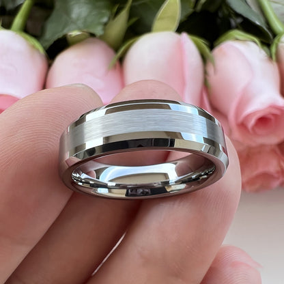 Wolframstahl-Ring mit sandgestrahltem Mittelteil – Zeitlos & Robust