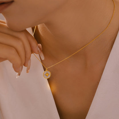 Vintage star pendant with shell motif – stainless steel chain in 18k gold or silver