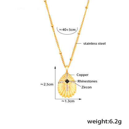 Shell texture cross pendant with zirconia | Stainless steel chain in 18K gold or high-gloss silver