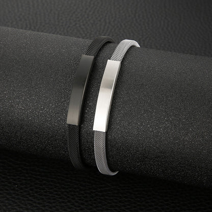 Minimalist men's stainless steel bracelet – Lightweight C-shaped mesh design with curved metal plate