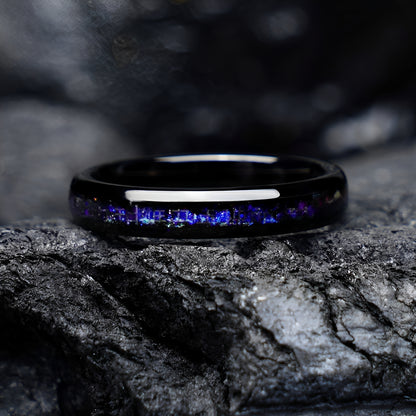 Romantischer Damen-Ehering aus schwarz plattiertem Wolframcarbid, 4 mm, mit violetten/blauen Splittersteinen