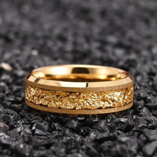 Herrenring aus Wolframcarbid, 8 mm, goldfarben sandgestrahlt und plattiert, mit eingelegter Goldfolie