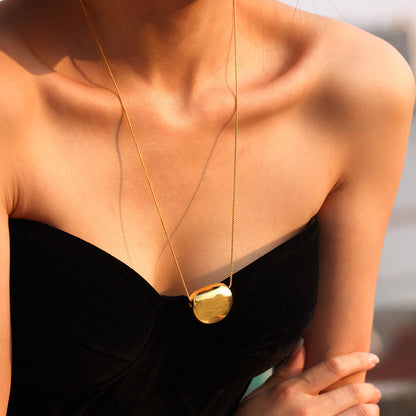 Minimalist round pendant necklace – 18K real gold plating or stainless steel look (optional)
