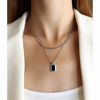 Modern acrylic necklace with angular design – Stackable look in gold or silver