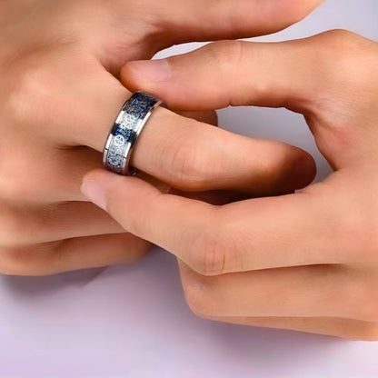 Wolframring mit blauer Kohlefaser-Einlage und Zahnraddesign