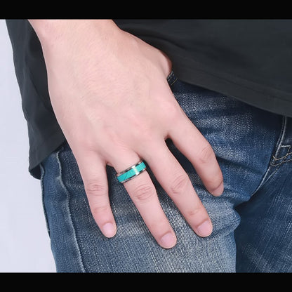 Herrenring aus Wolframcarbid mit abgeschrägten Kanten & Türkiseinlage – 8 mm, gravurfähig
