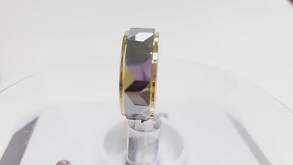 Wolframcarbid-Ring mit Facettenschliff und Goldakzent – Gravurfähiger Herrenring, ideales Geschenk