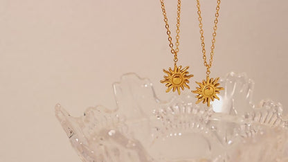 Small sun pendant necklace made of 18k gold-plated stainless steel – stylish jewelry with symbolic power